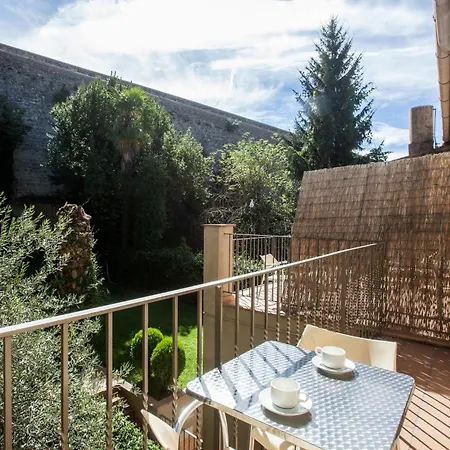 Lägenhet Gardens Of N10 Onyarapartments *